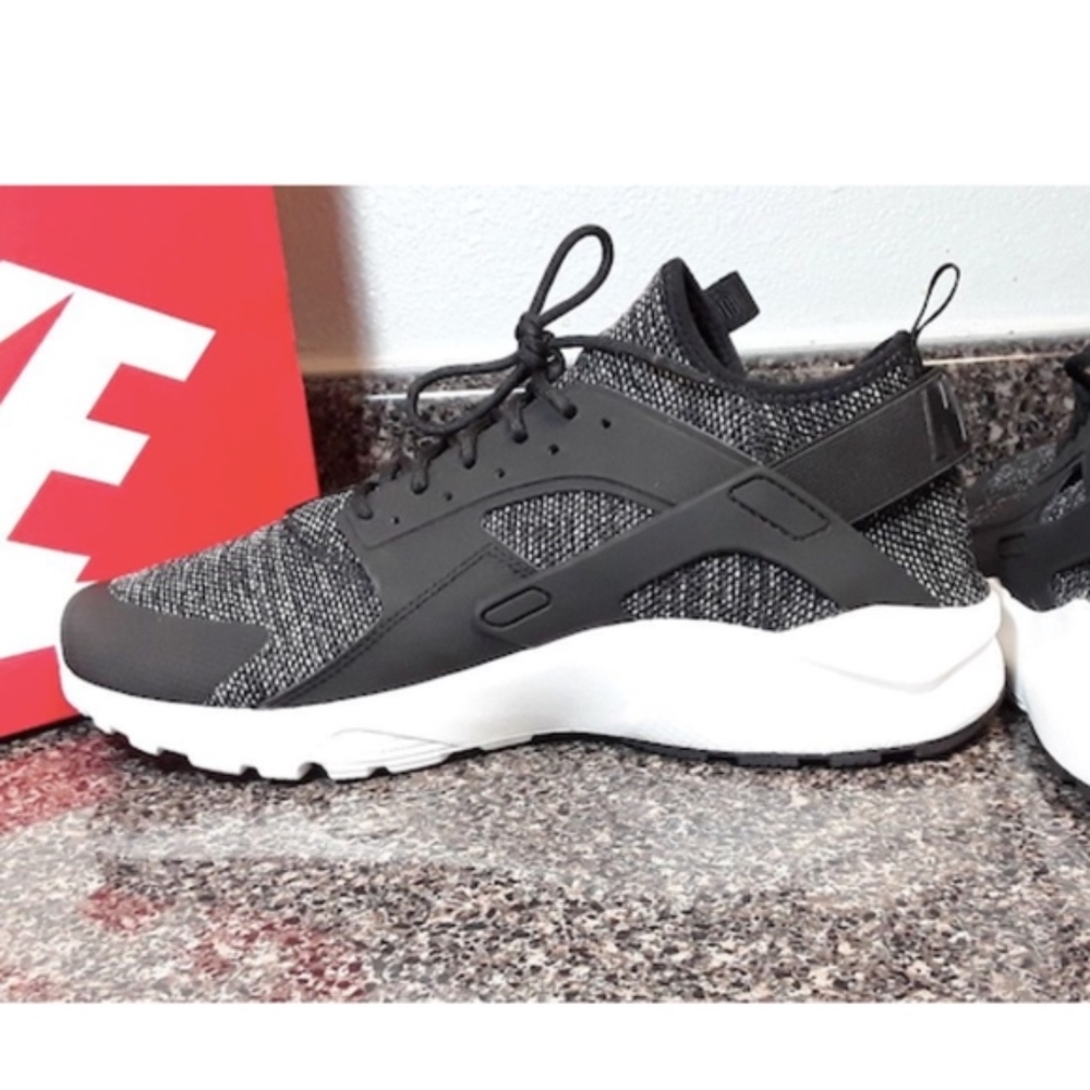 Men's Nike Air Huarache Run Ultra (Size 9.5) - Picture 6 of 8